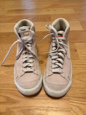 Nike Blazer '77 Mid-Top Suede Sneakers in Pale Pink and White